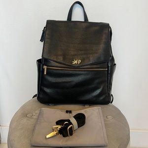 Freshly picked classic diaper backpack black